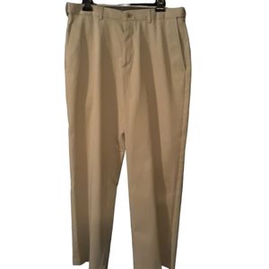 Men's Haggar clothing  size 34x30 khaki pants